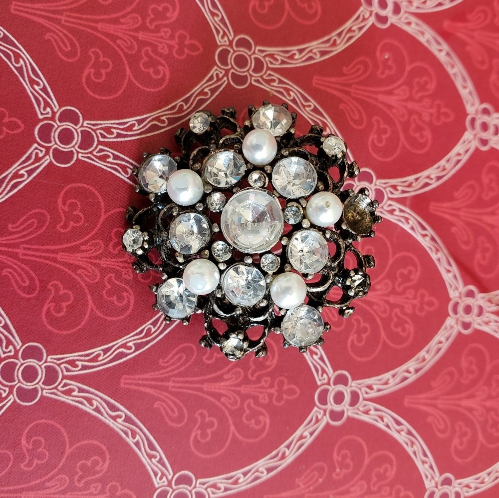 Brooch